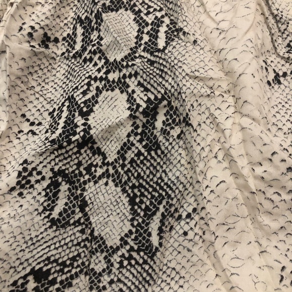 Snakeskin Print One Shoulder Romper - Picture 4 of 5